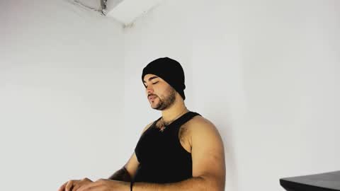 tommy_sccott online show from November 2025 09:36:01 PM