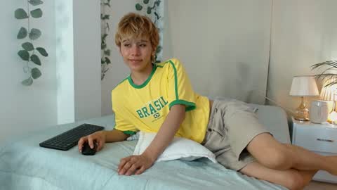 Tommy Foxboy online show from January 2025 04:17:01 PM