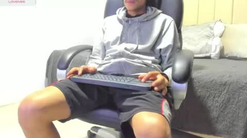 Snapshot of tommyhot7 chatting on July 2026 11:35:02 PM tommyhot7 online show from July 2026 11:35:02 PM