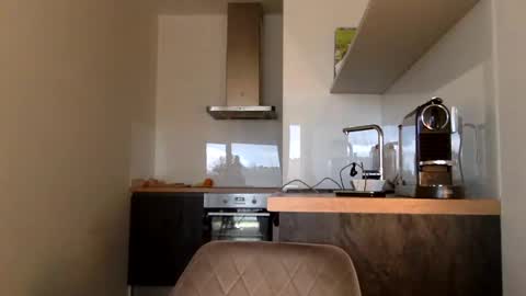 Thomas Fit online show from December 2024 12:16:01 PM