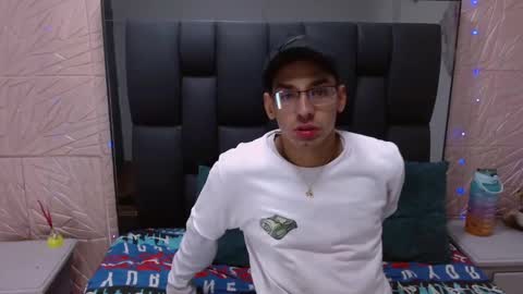 tony_crost online show from October 2025 04:22:01 AM