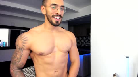Snapshot of tony_muscle1 chatting on December 2024 12:56:01 AM tony muscle1 online show from December 2024 12:56:01 AM