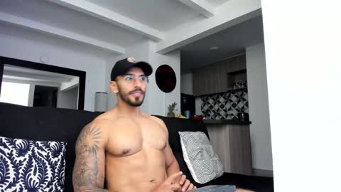 Snapshot of tony_muscle1 chatting on December 2024 12:52:01 AM tony muscle1 online show from December 2024 12:52:01 AM