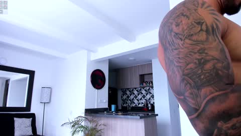 Snapshot of tony_muscle1 chatting on December 2024 08:32:01 PM tony muscle1 online show from December 2024 08:32:01 PM