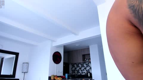 Snapshot of tony_muscle1 chatting on December 2024 10:20:01 PM tony muscle1 online show from December 2024 10:20:01 PM