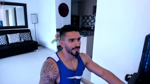 Snapshot of tony_muscle1 chatting on January 2025 08:58:01 PM tony muscle1 online show from January 2025 08:58:01 PM