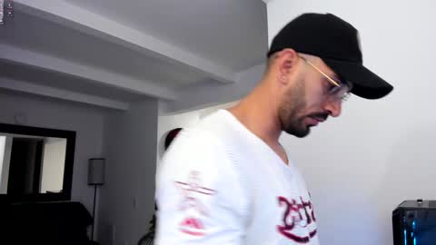 Snapshot of tony_muscle1 chatting on February 2025 09:53:02 AM tony muscle1 online show from February 2025 09:53:02 AM