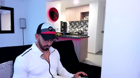 Snapshot of tony_muscle1 chatting on February 2025 11:44:02 AM tony muscle1 online show from February 2025 11:44:02 AM