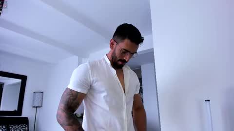 Snapshot of tony_muscle1 chatting on February 2025 05:46:02 PM tony muscle1 online show from February 2025 05:46:02 PM