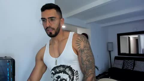 Snapshot of tony_muscle1 chatting on February 2025 10:36:02 PM tony muscle1 online show from February 2025 10:36:02 PM