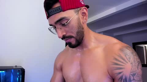 Snapshot of tony_muscle1 chatting on March 2025 01:15:01 AM tony muscle1 online show from March 2025 01:15:01 AM