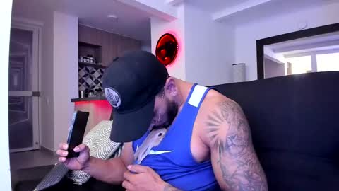 Snapshot of tony_muscle1 chatting on March 2025 11:20:02 PM tony muscle1 online show from March 2025 11:20:02 PM