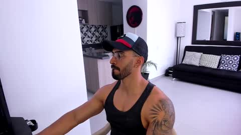Snapshot of tony_muscle1 chatting on March 2025 05:17:02 PM tony muscle1 online show from March 2025 05:17:02 PM