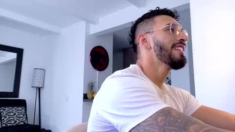 Snapshot of tony_muscle1 chatting on September 2025 08:09:01 PM tony muscle1 online show from September 2025 08:09:01 PM