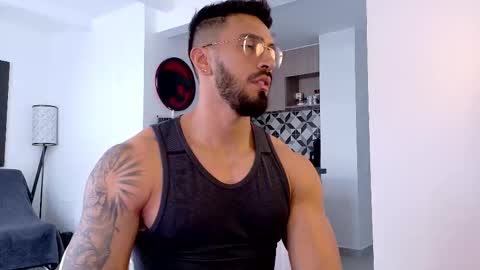 tony muscle1 online show from November 2025 08:31:01 PM