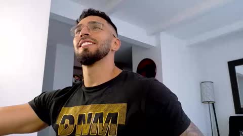 Snapshot of tony_muscle1 chatting on February 2026 10:50:02 PM tony muscle1 online show from February 2026 10:50:02 PM