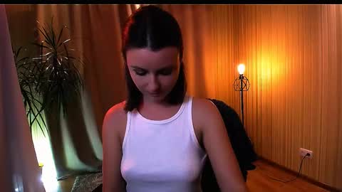 Snapshot of too_beautiful chatting on October 2025 04:27:02 PM Elizabeth online show from October 2025 04:27:02 PM