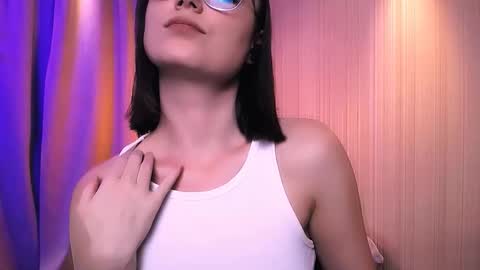 Snapshot of too_beautiful chatting on December 2025 06:50:01 PM Elizabeth online show from December 2025 06:50:01 PM