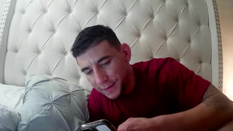 Snapshot of toomuchsmoke chatting on November 2025 04:23:02 AM toomuchsmoke online show from November 2025 04:23:02 AM