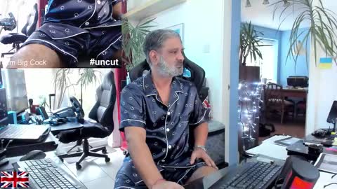 topalphaboss online show from October 2025 01:30:01 PM