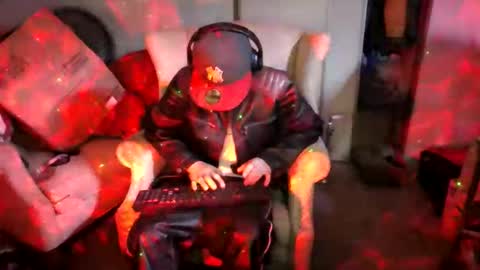 SagMeOreduceMe online show from November 2025 07:18:02 AM