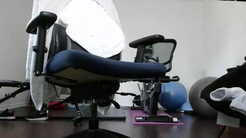 Top Floor Temptress online show from October 2025 03:30:01 PM