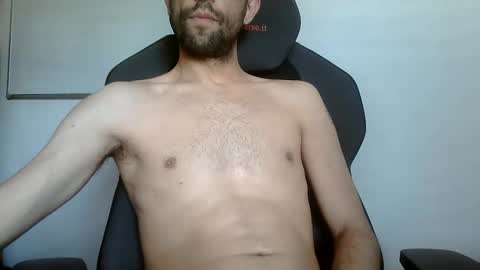 Snapshot of topg84 chatting on May 2026 01:40:02 PM Topg84 online show from May 2026 01:40:02 PM