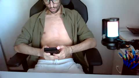 Snapshot of topg84 chatting on July 2026 05:15:02 PM Topg84 online show from July 2026 05:15:02 PM