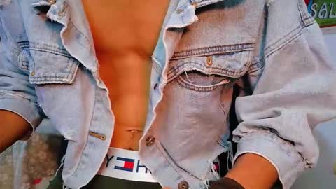 Enzo Moretti online show from October 2025 12:55:01 AM