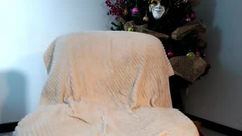 Enzo Moretti online show from November 2025 05:43:01 AM