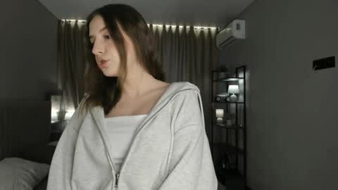 Kate online show from February 2026 05:00:02 AM