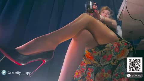 Snapshot of totally_spy chatting on February 2026 09:43:02 AM Madam Viktoria Vacation in Portugal 2811 - 0412 online show from February 2026 09:43:02 AM