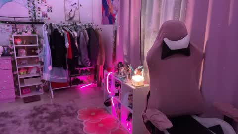 Lina online show from April 2026 04:55:01 PM