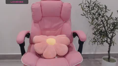 Angelina online show from October 2025 07:49:02 AM