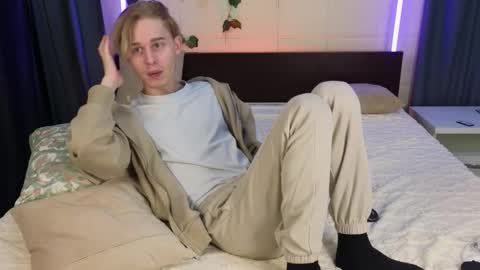 Max online show from December 2025 01:05:02 PM