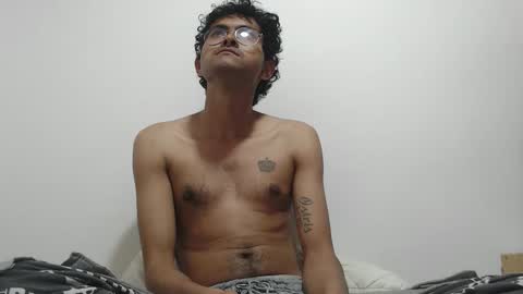 Snapshot of toy_sweet chatting on May 2026 09:31:01 PM Xander online show from May 2026 09:31:01 PM