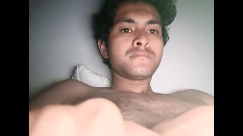 Snapshot of toy_sweet chatting on May 2026 10:32:02 AM Xander online show from May 2026 10:32:02 AM