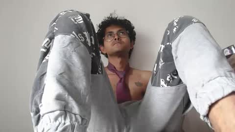 Snapshot of toy_sweet chatting on May 2026 09:00:02 PM Xander online show from May 2026 09:00:02 PM