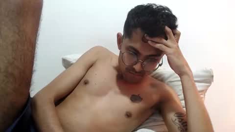Snapshot of toy_sweet chatting on May 2026 01:56:01 AM Xander online show from May 2026 01:56:01 AM