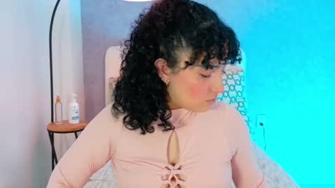 Snapshot of tracielowe_w chatting on October 2025 03:38:02 AM tracielowe_w online show from October 2025 03:38:02 AM