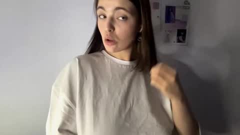 Amelia online show from September 2025 03:45:02 PM