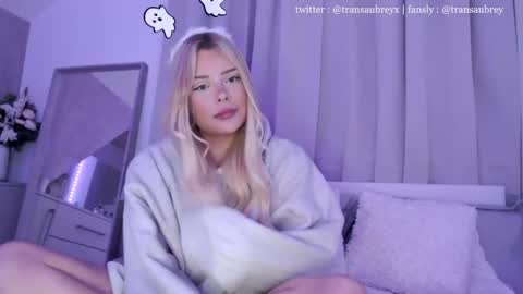 aubrey 3 online show from October 2025 07:26:01 PM