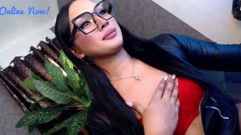 Snapshot of transbadassx chatting on December 2024 01:47:02 AM CLEOPATHRA online show from December 2024 01:47:02 AM