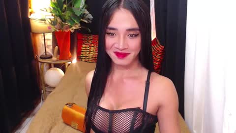 Snapshot of transgoddessrosy chatting on December 2024 10:54:01 AM ROSY TAN BE MY KING DONT FORGET TO FOLLOW AND THUMBS UP ME online show from December 2024 10:54:01 AM