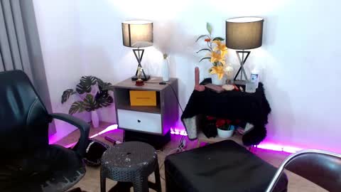 Snapshot of transgoddessselena chatting on January 2025 03:13:01 PM Selena the real cummer online show from January 2025 03:13:01 PM