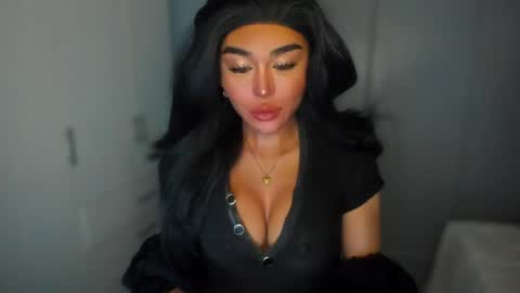 Snapshot of transnextdoor_ chatting on December 2024 05:47:02 PM ALMIGHTY GODDESS VALENTINA online show from December 2024 05:47:02 PM