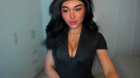 Snapshot of transnextdoor_ chatting on January 2025 08:07:01 PM ALMIGHTY GODDESS VALENTINA online show from January 2025 08:07:01 PM