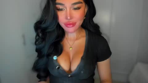 Snapshot of transnextdoor_ chatting on January 2025 07:10:01 PM ALMIGHTY GODDESS VALENTINA online show from January 2025 07:10:01 PM