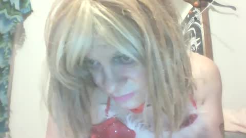 Snapshot of traphouseslutbunny4fun chatting on December 2024 04:33:02 AM traphouseslutbunny4fun online show from December 2024 04:33:02 AM