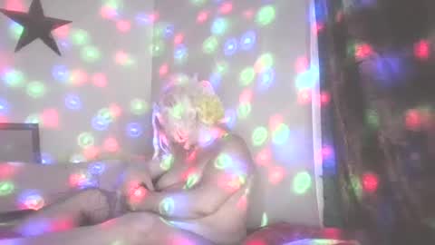 Snapshot of traphouseslutbunny4fun chatting on October 2025 09:43:02 AM traphouseslutbunny4fun online show from October 2025 09:43:02 AM